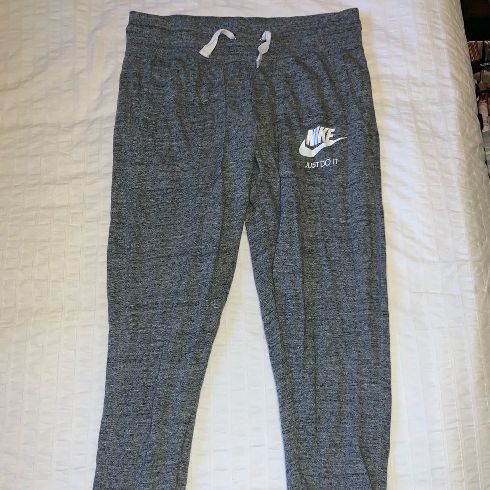 Cropped Nike joggers, heathered gray, extra small